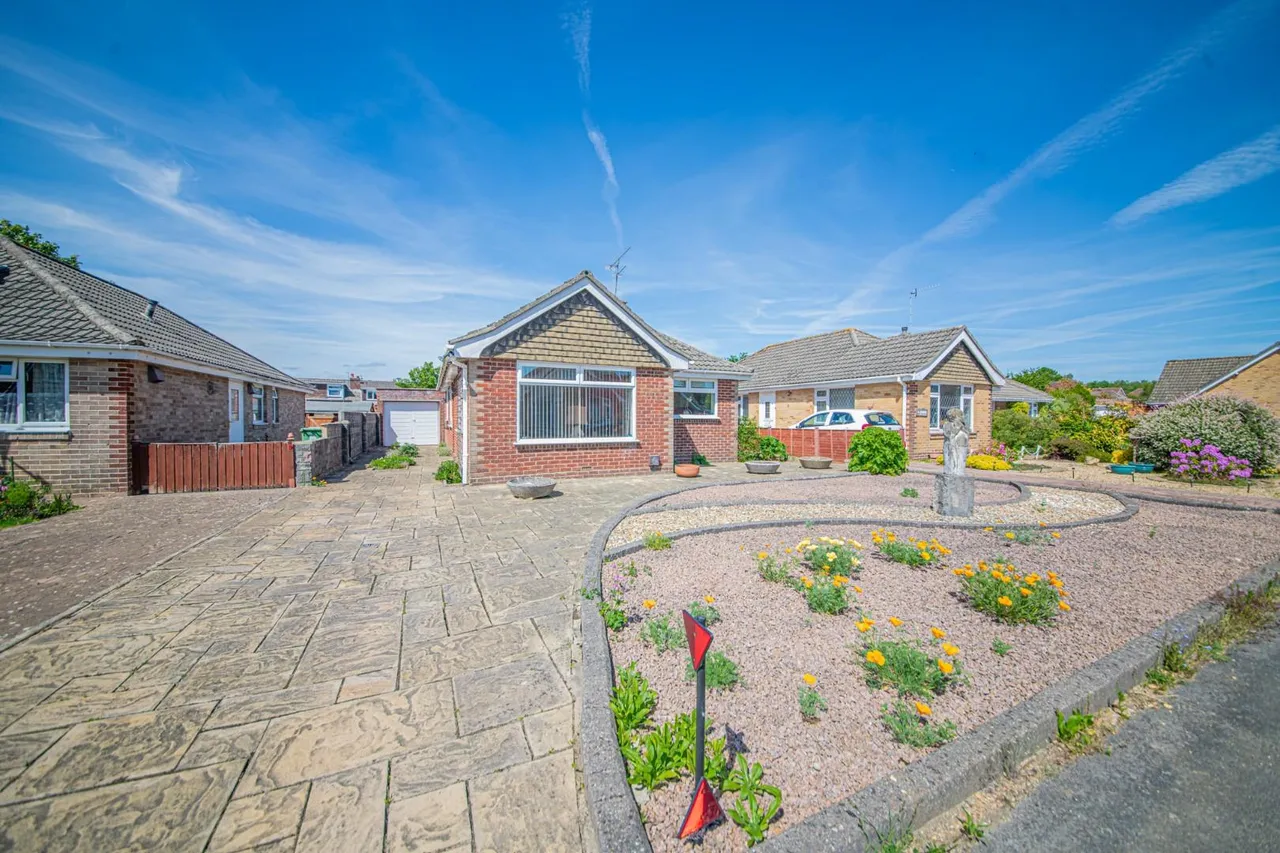 3 bed house for sale — Hartley Close, Bishopstoke, Eastleigh, SO50 8JE