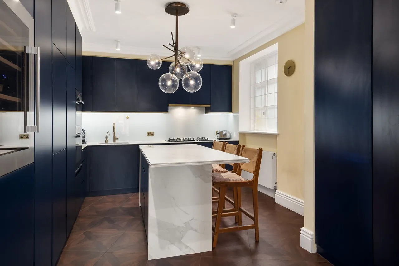 Kensington Church Street, London, W8 4BD, photo 5