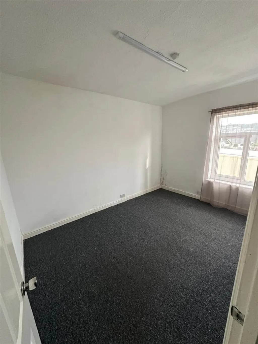 Wakefield Road, Stalybridge, SK15, photo 4