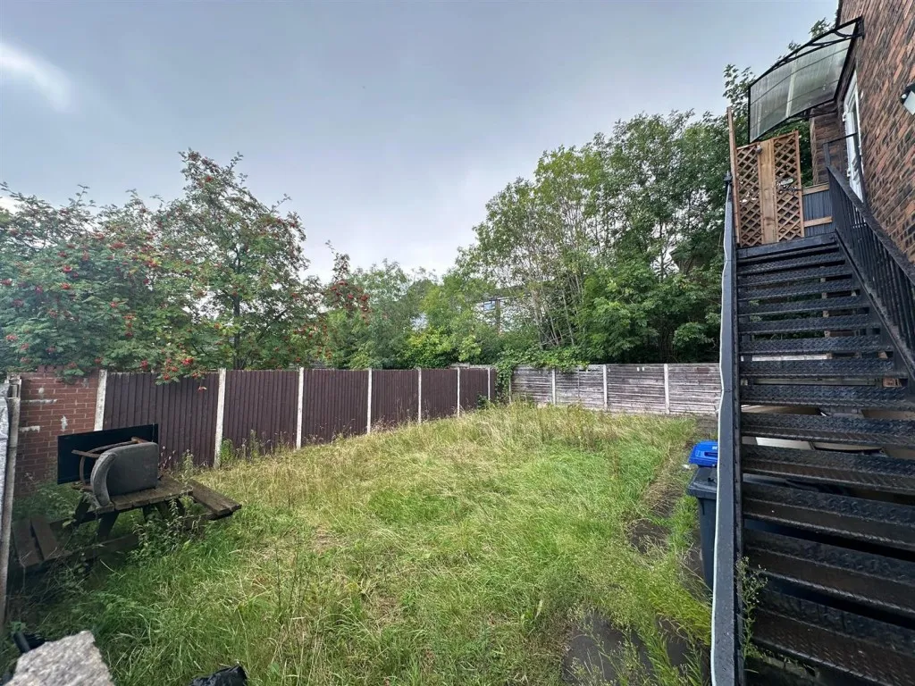 Wakefield Road, Stalybridge, SK15, photo 20