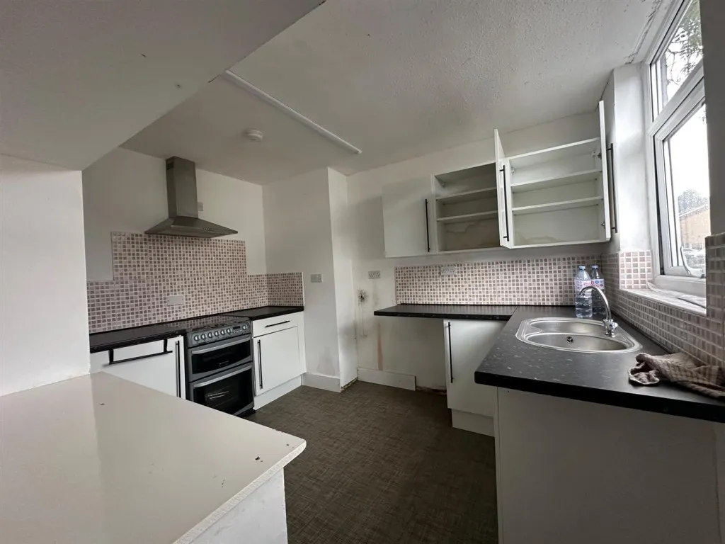 Wakefield Road, Stalybridge, SK15, photo 14