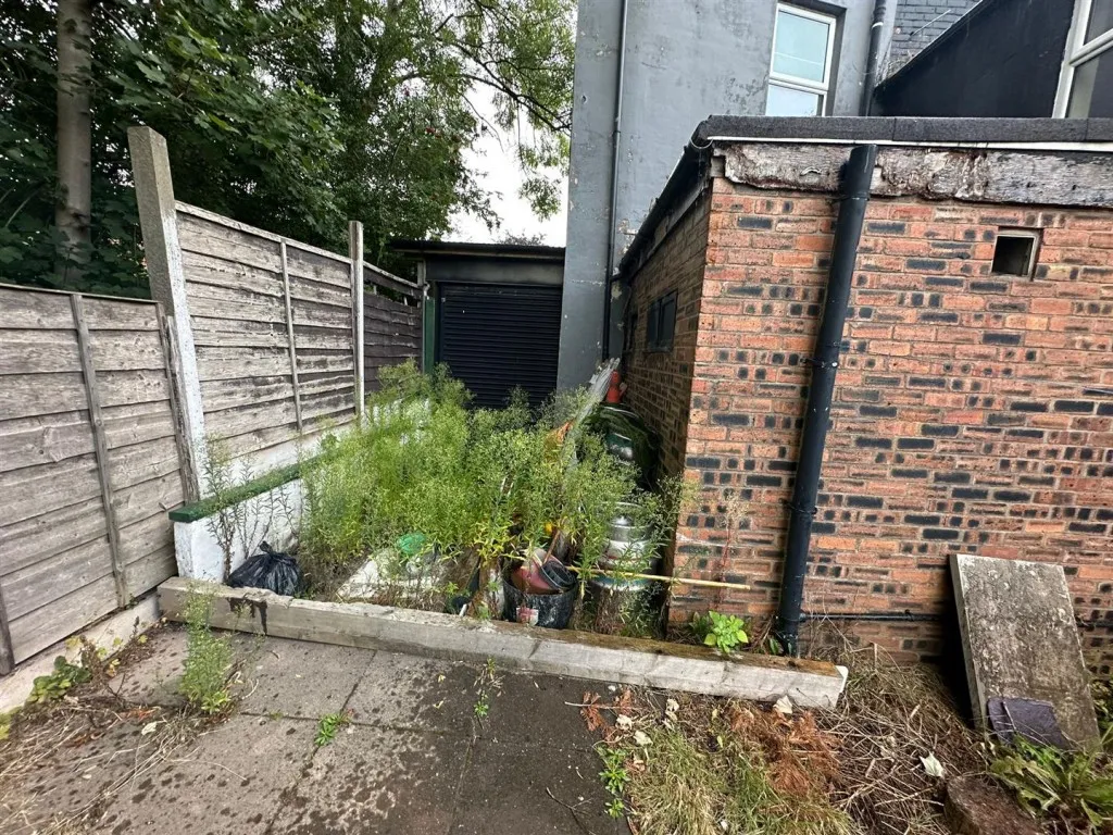 Wakefield Road, Stalybridge, SK15, photo 19