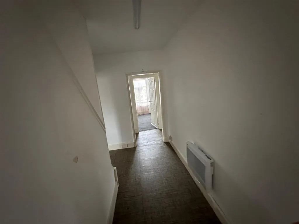 Wakefield Road, Stalybridge, SK15, photo 7