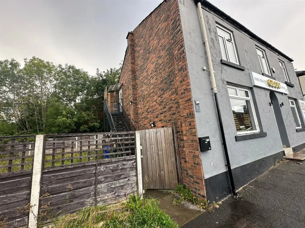 Wakefield Road, Stalybridge, SK15, photo 3
