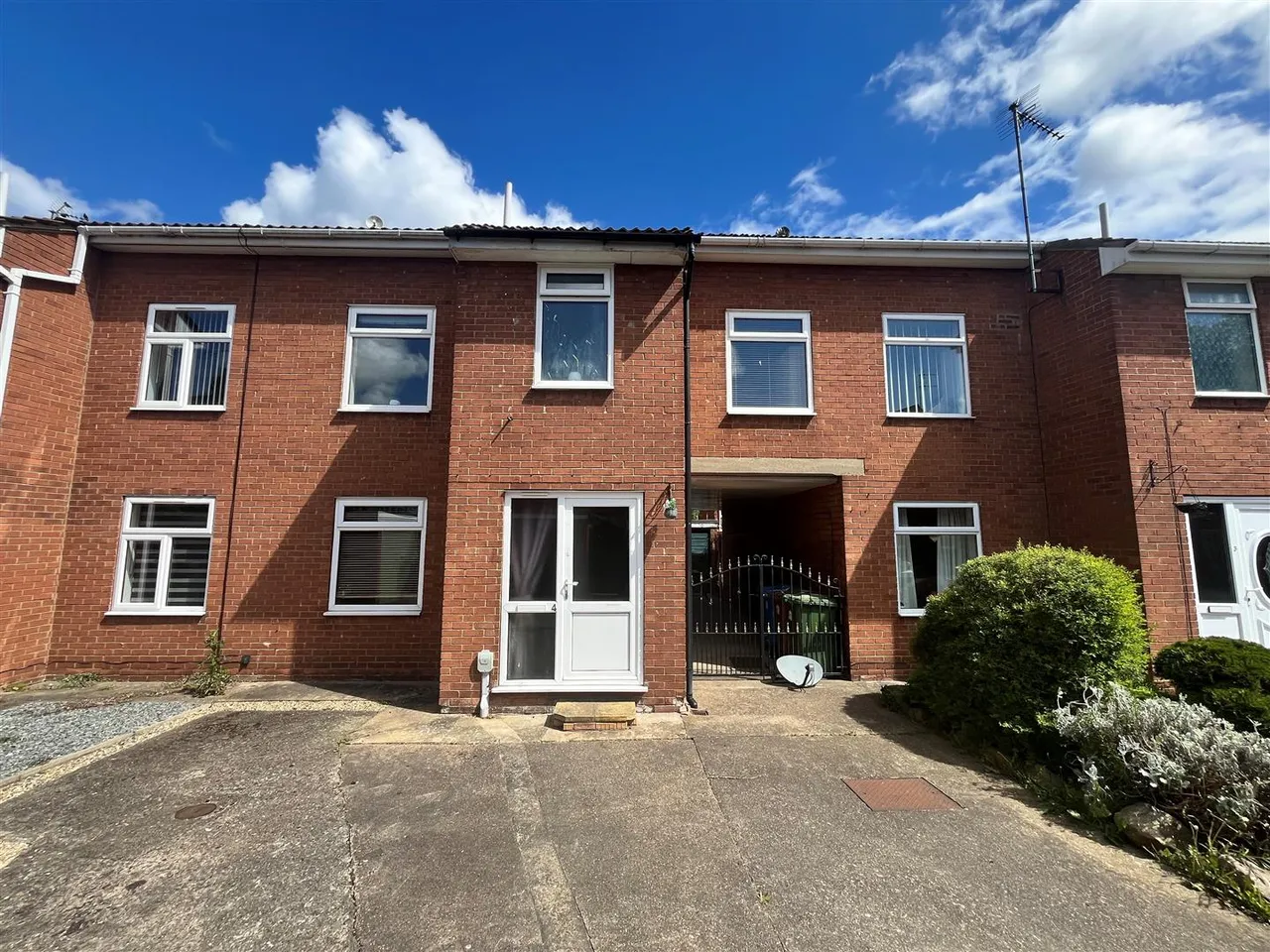 4 bed house for sale — Lodge Close, Hessle