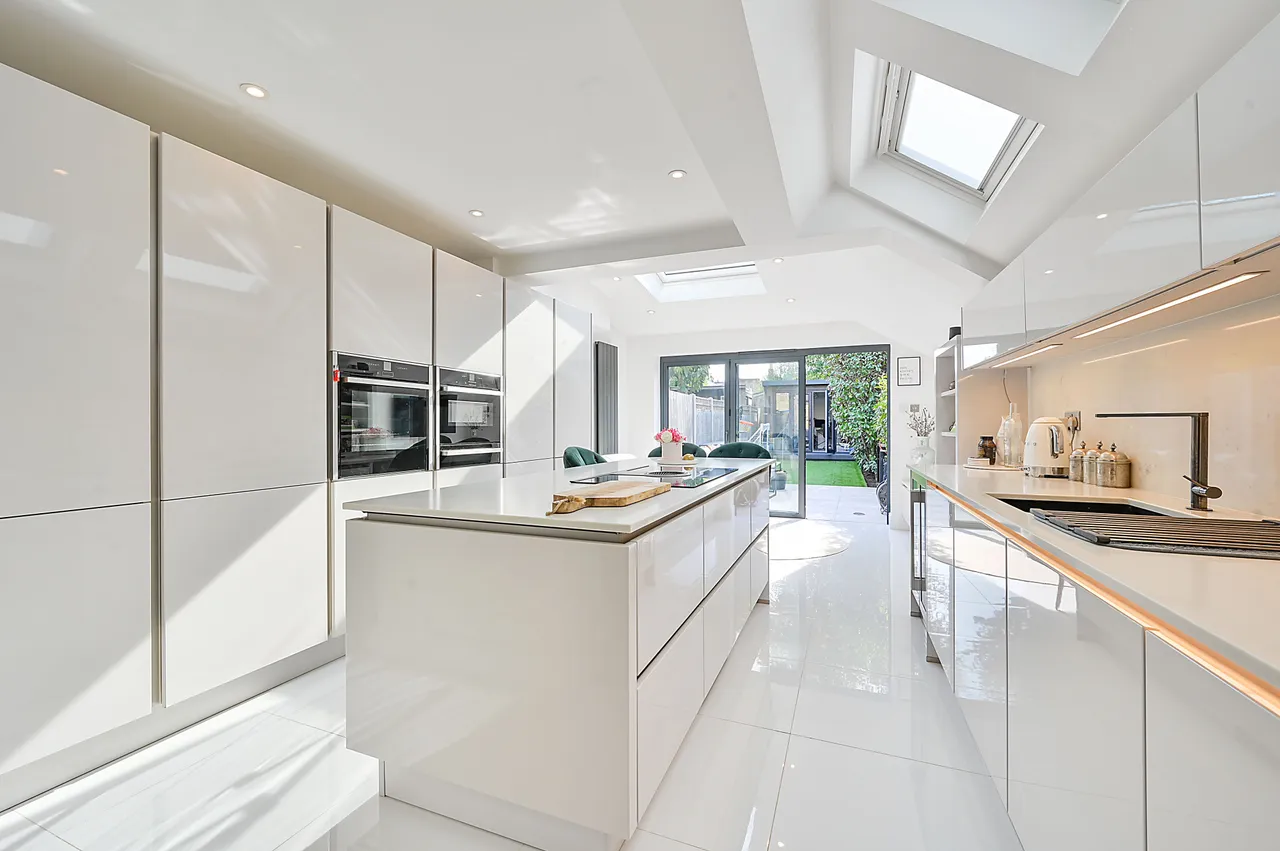 3 bed house for sale, Teddington, TW11