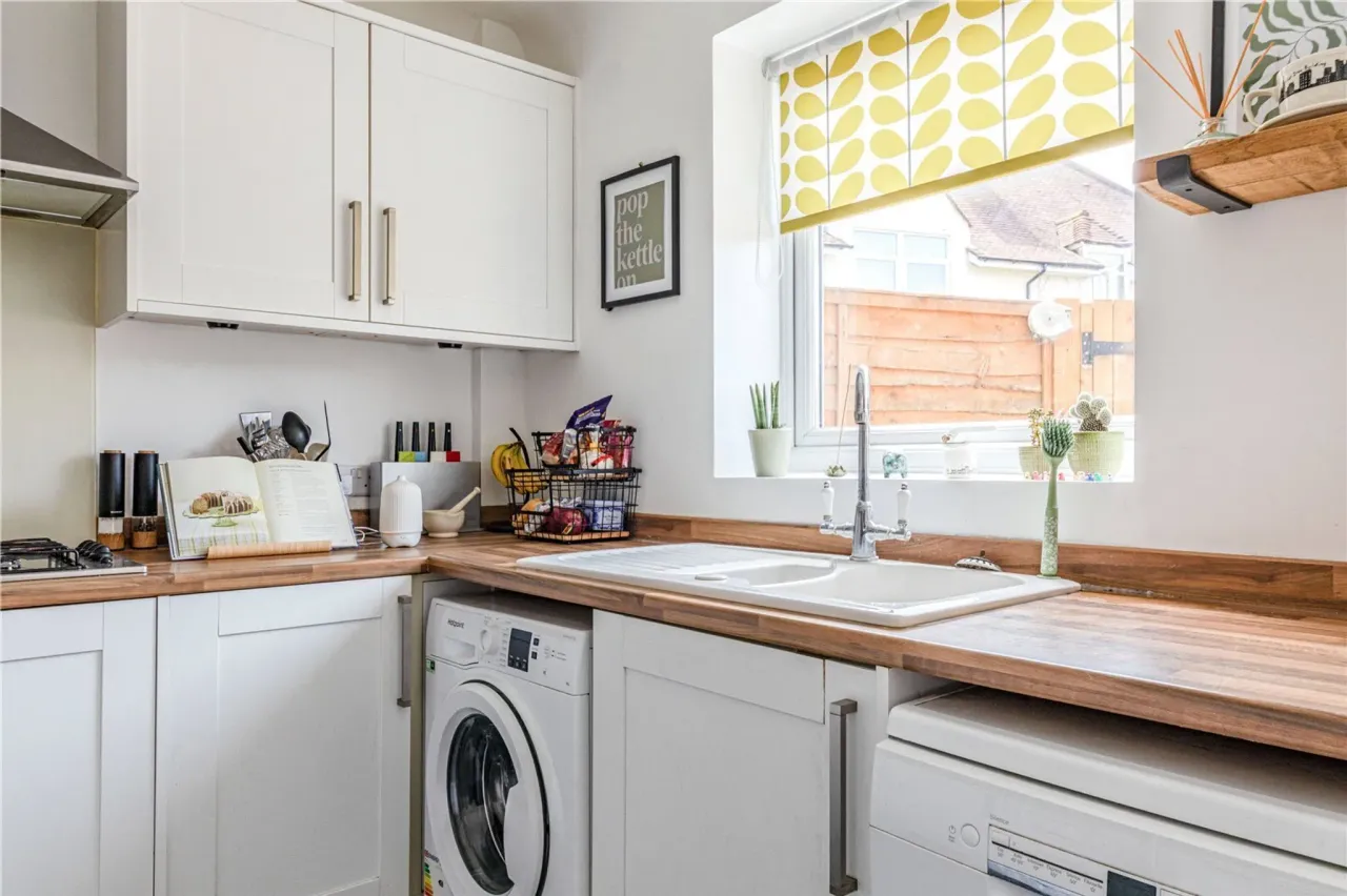 Oyster Lane, Byfleet, West Byfleet, S..., photo 4