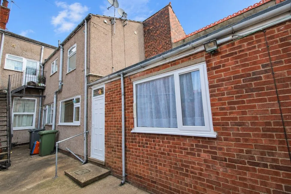 1 bed flat to rent — Littlefield Lane, Grimsby, Lincolnshire, DN31