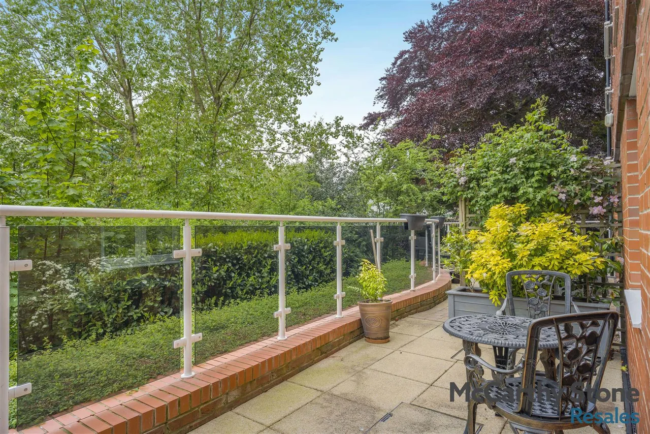 2 bed flat for sale, Mill Green, Congleton, CW12
