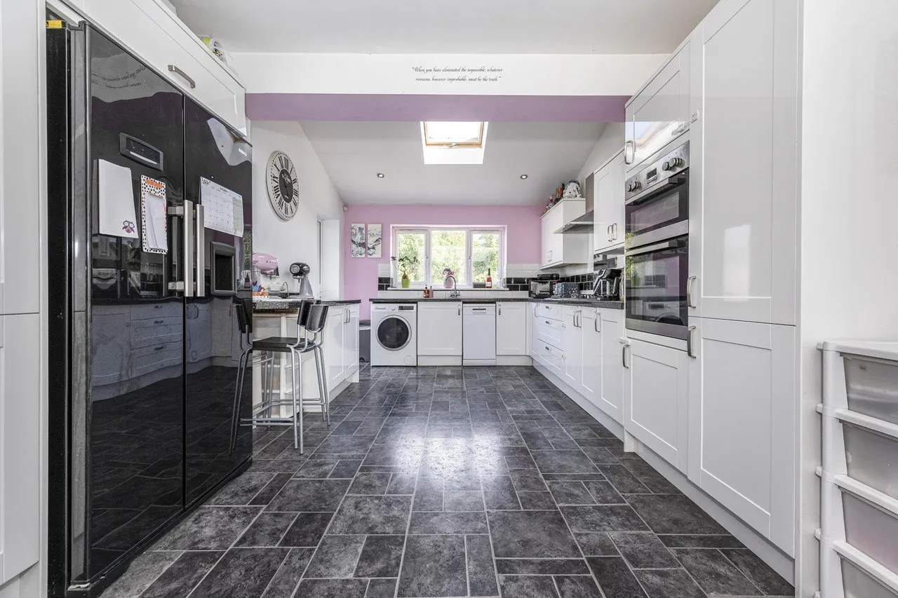 Cavell Crescent, Dartford, DA1, photo 10