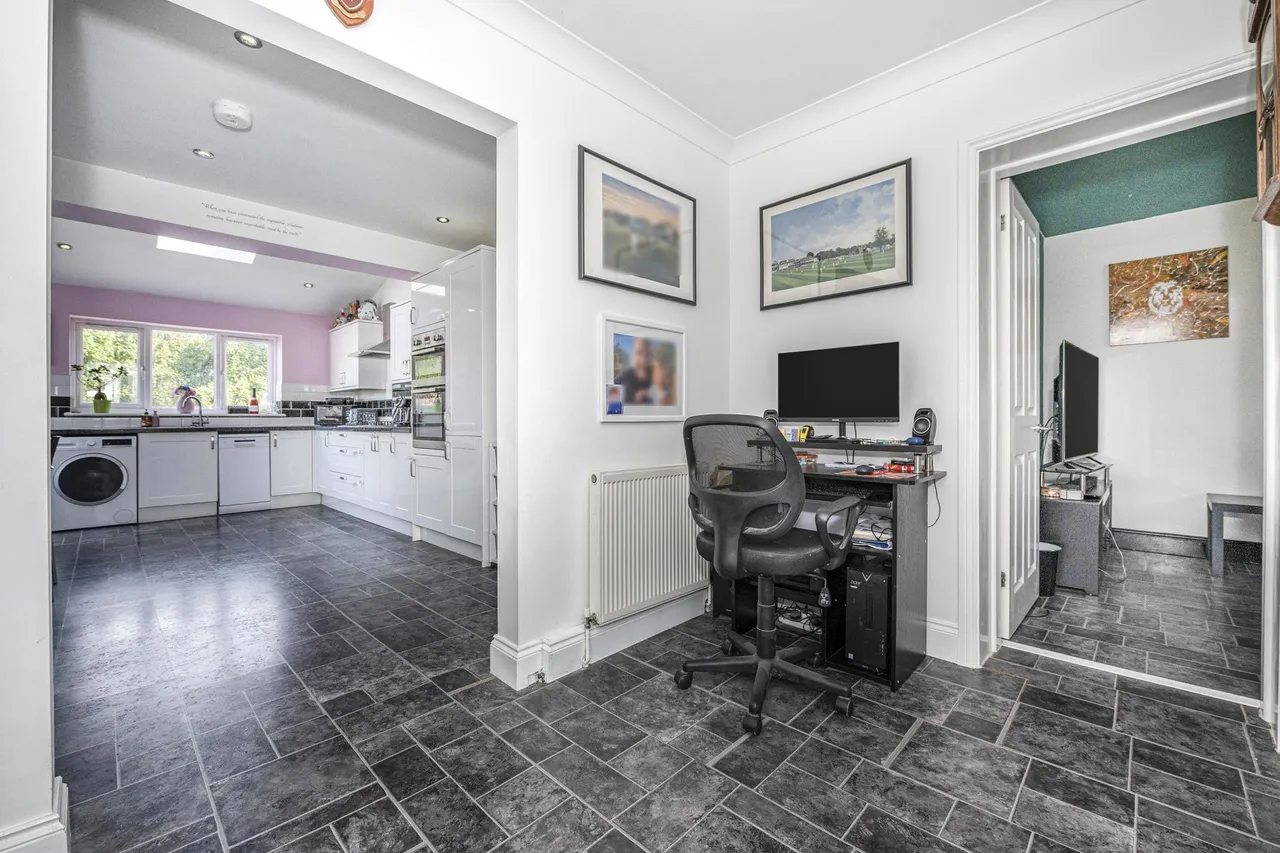 Cavell Crescent, Dartford, DA1, photo 11