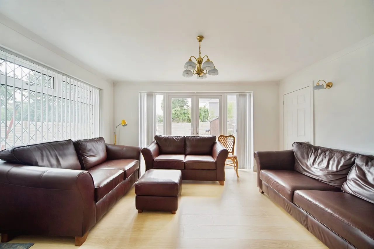 Woodstock Road, Broxbourne, photo 3