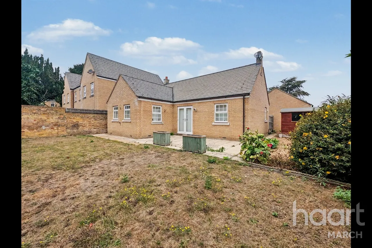 St James Close, Chatteris, PE16, photo 13