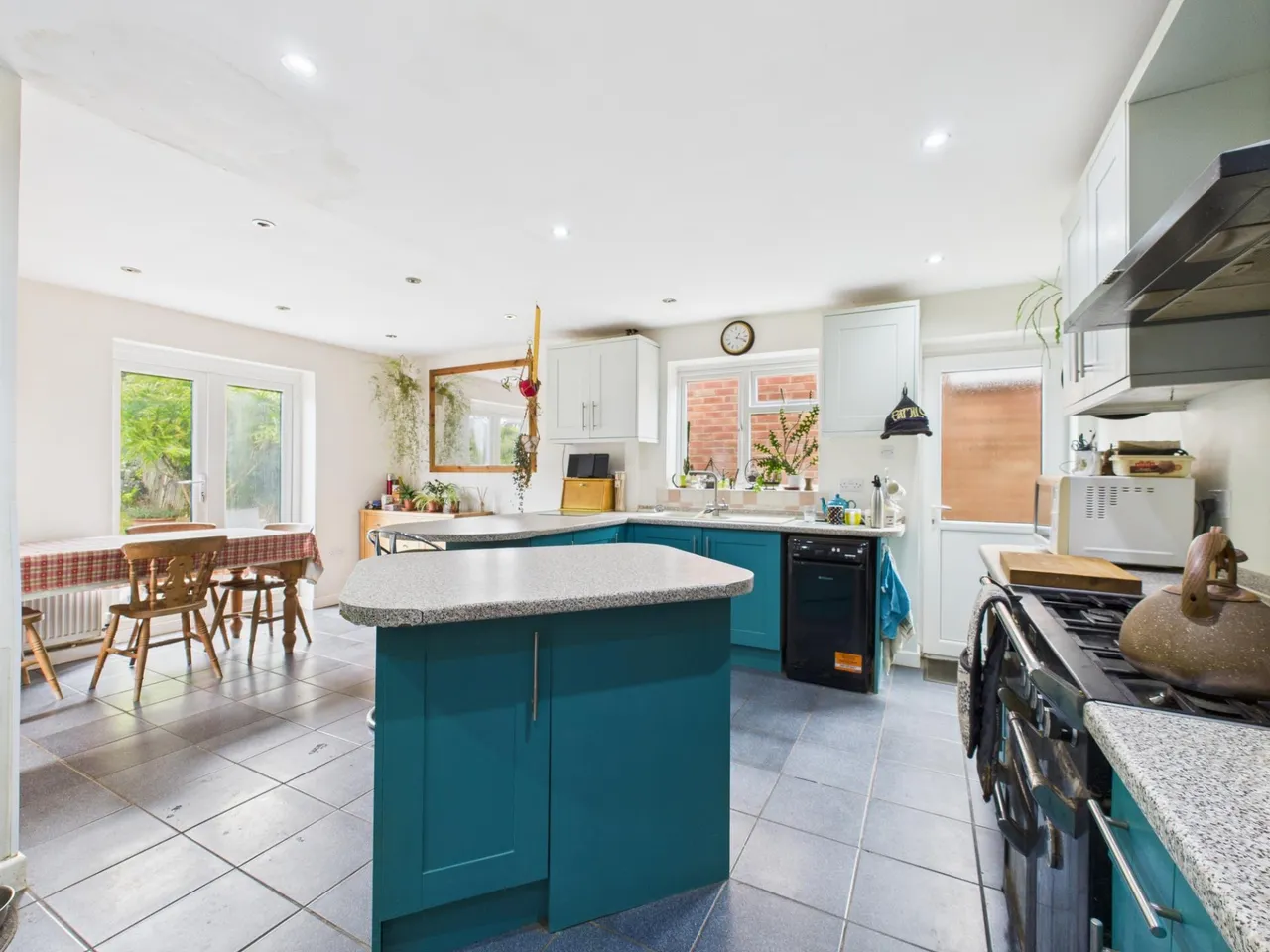 Old Kempshott Lane, Basingstoke, RG22, photo 8