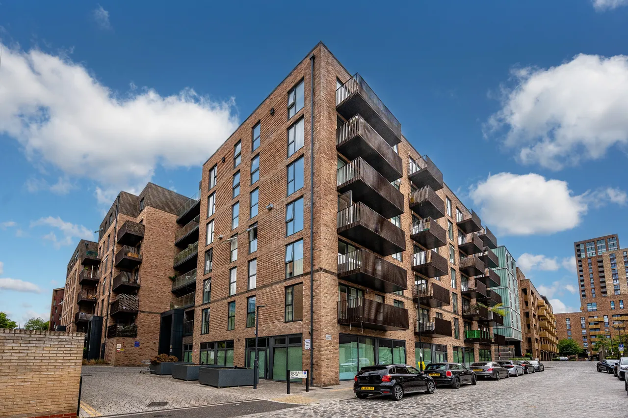 2 bed flat for sale — 38 Bloom Heights, River Rise Close, LONDON