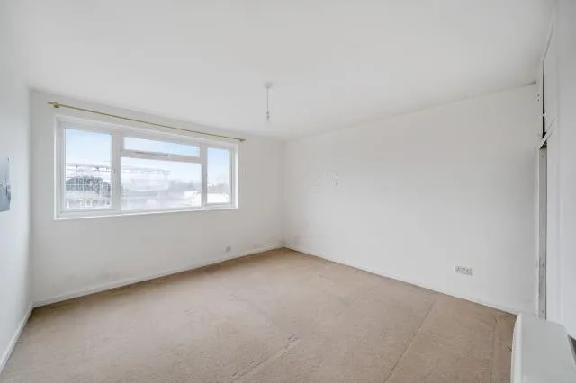 Tolworth Rise South, Surbiton, KT5, photo 6