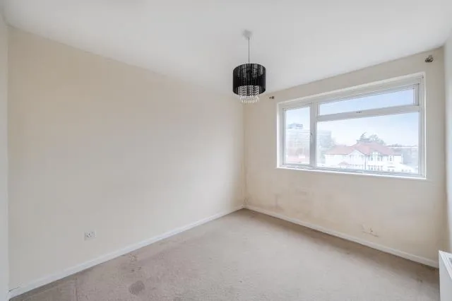 Tolworth Rise South, Surbiton, KT5, photo 9