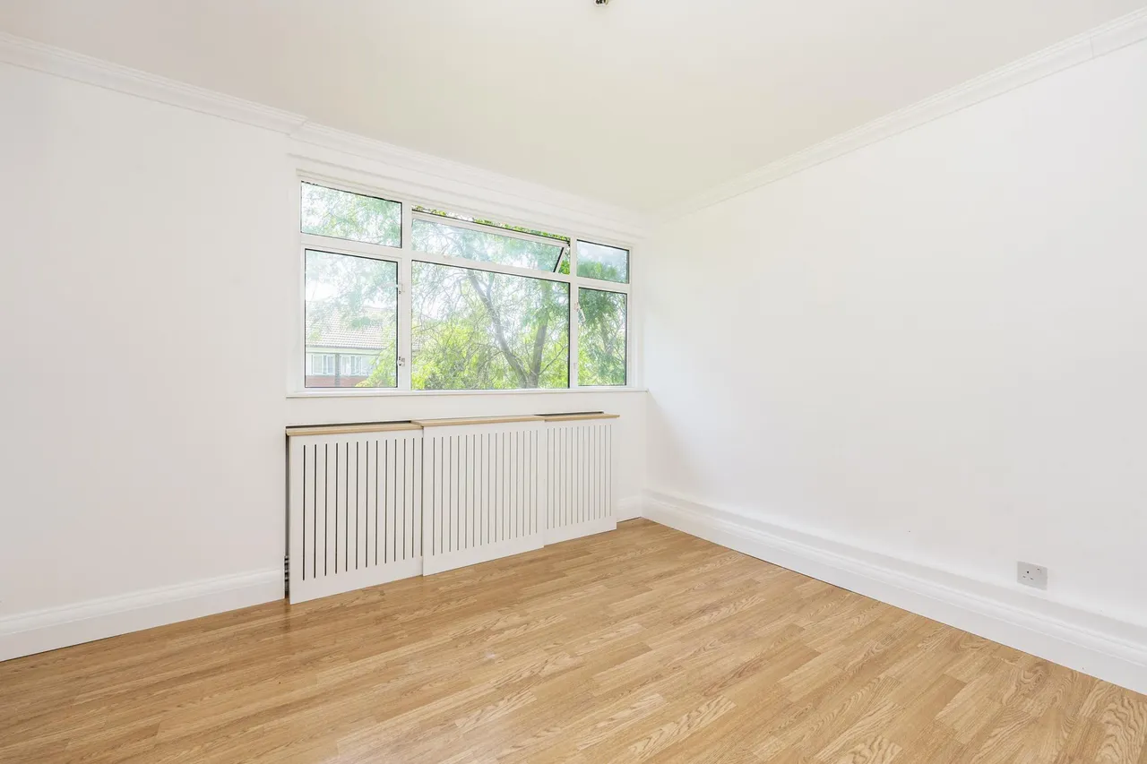2 bed flat for sale, Barnhill Road, Wembley, HA9