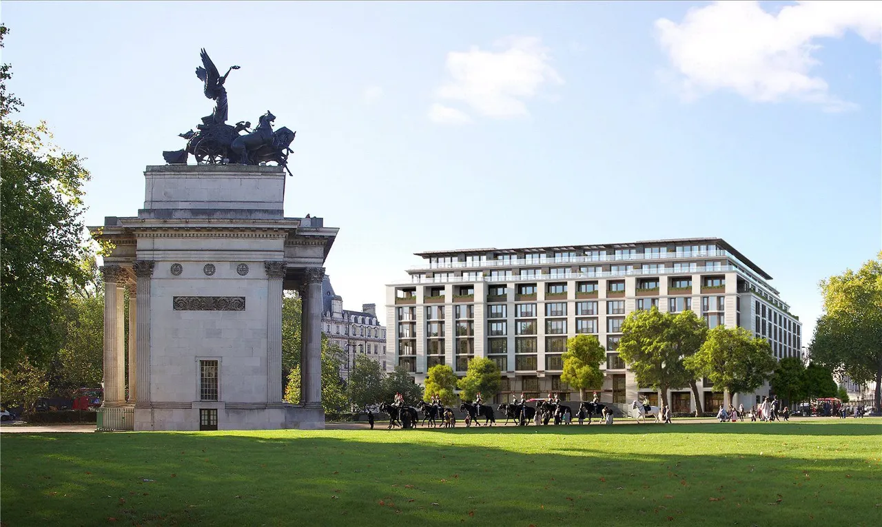 flat for sale — The Peninsula Residences, 1 Grosvenor Place, Belgravia, London, SW1X 7DL