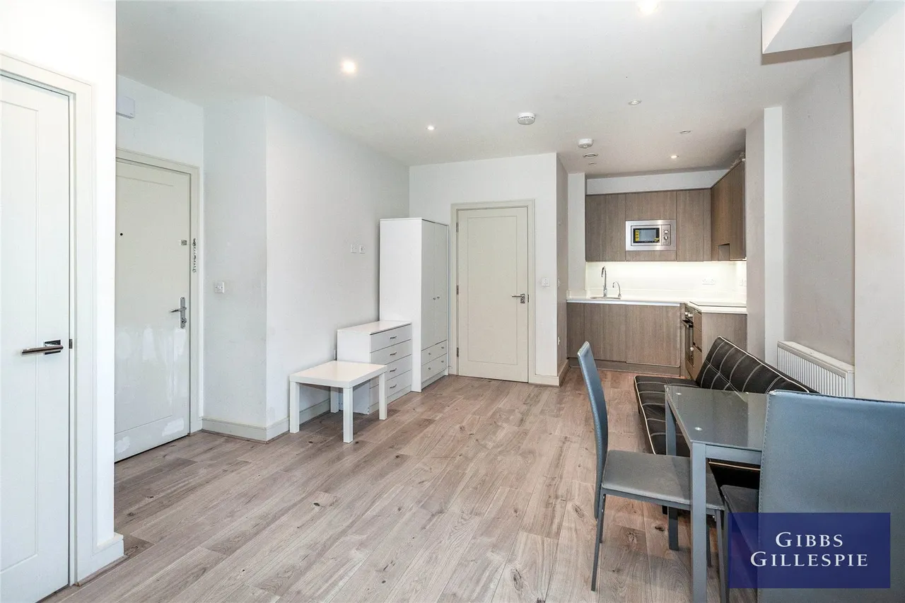 High Street, Uxbridge, UB8, photo 6