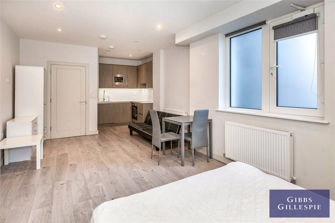 High Street, Uxbridge, UB8, photo 8