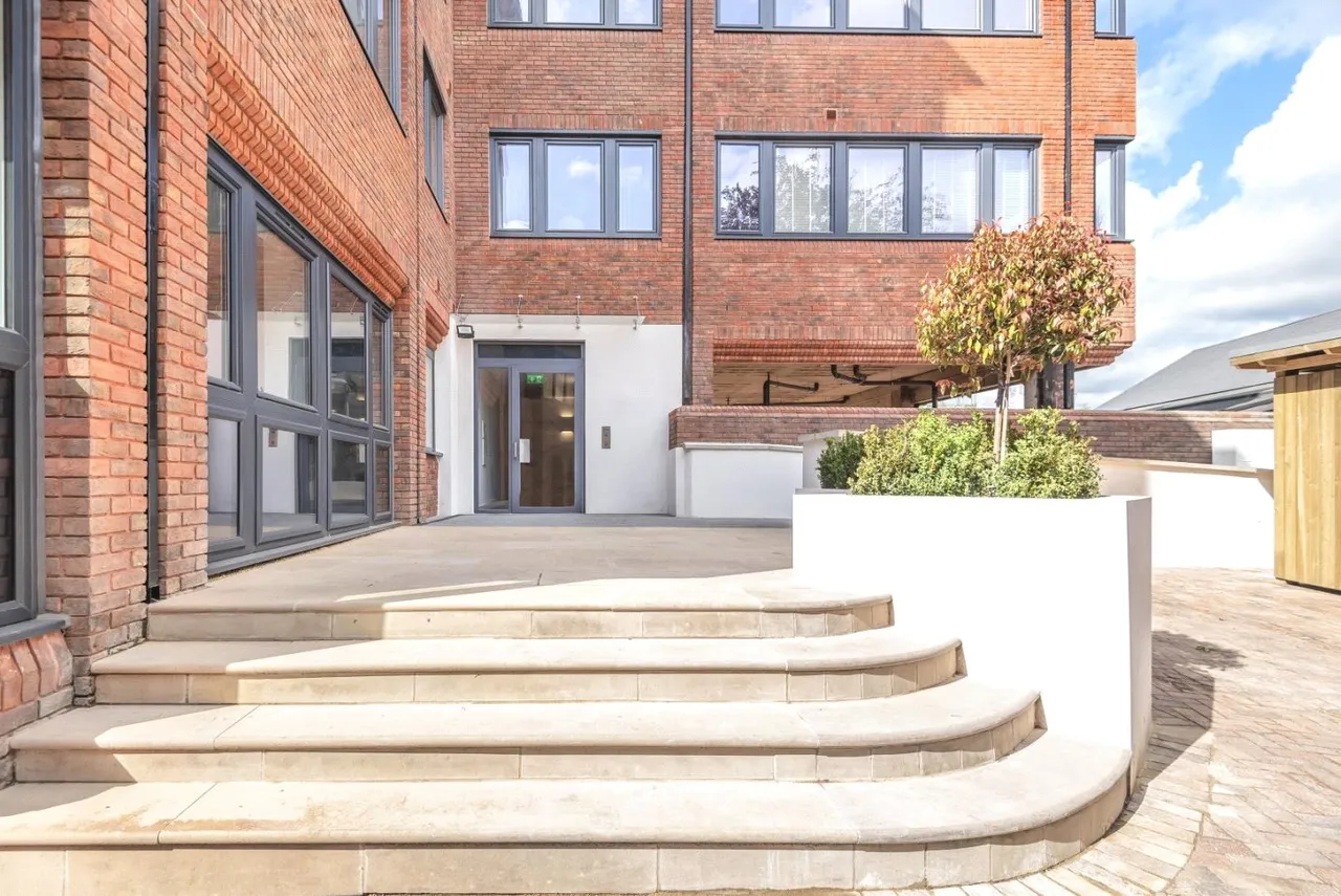 flat for sale, High Street, Uxbridge, UB8