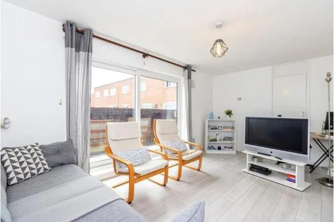 2 Brambledown Road, Wallington - London, photo 4