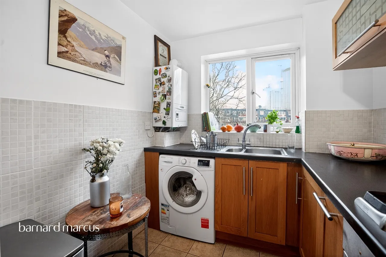 Bream Close, London, N17, photo 14