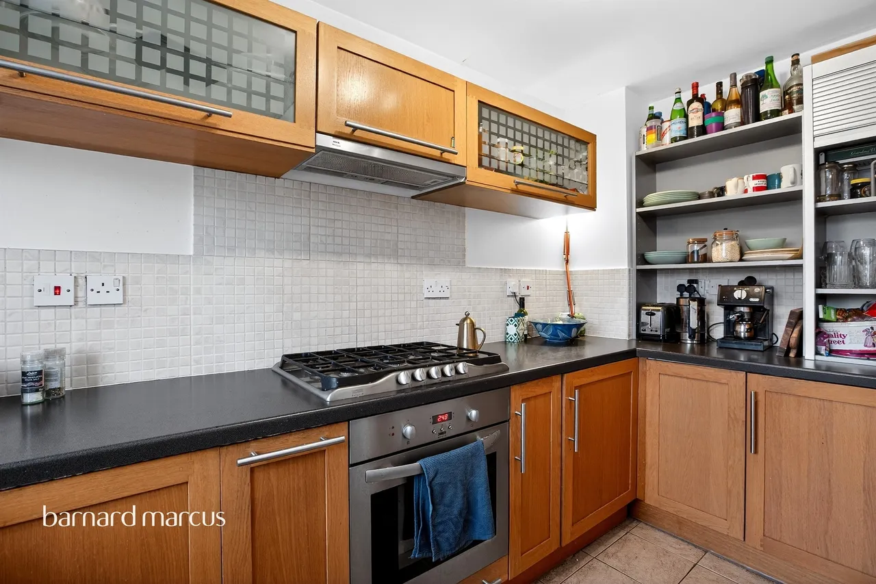 Bream Close, London, N17, photo 15