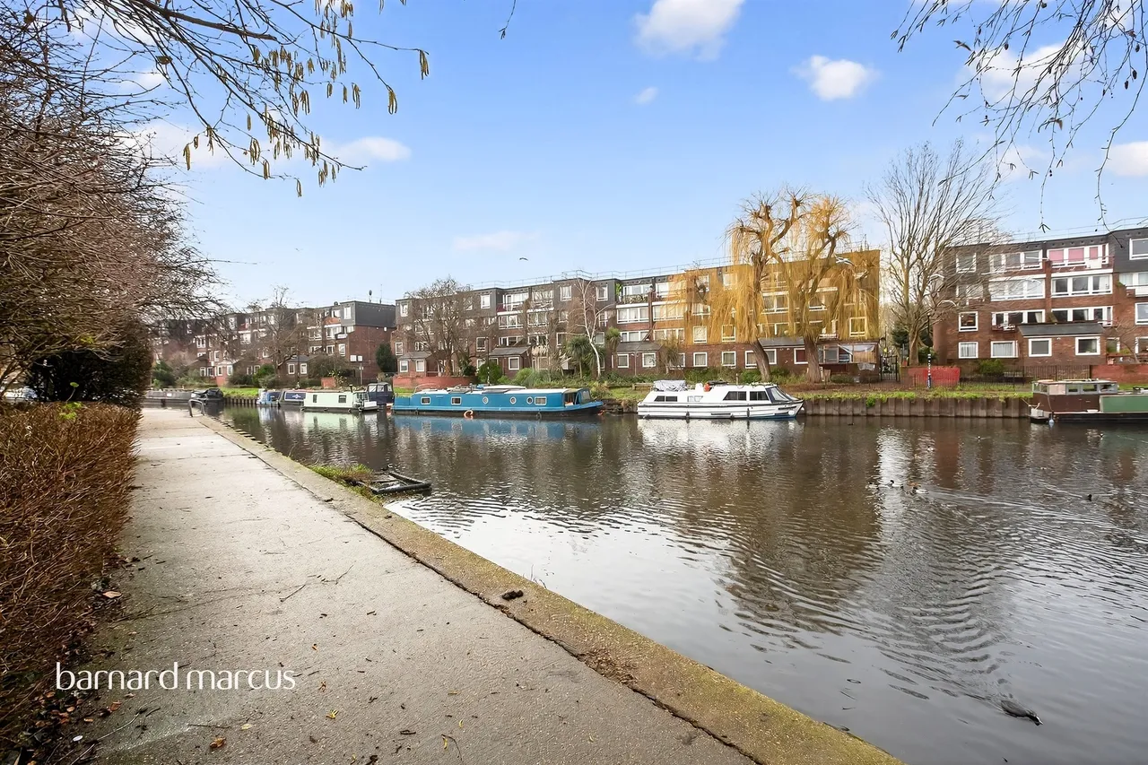 Bream Close, London, N17, photo 22
