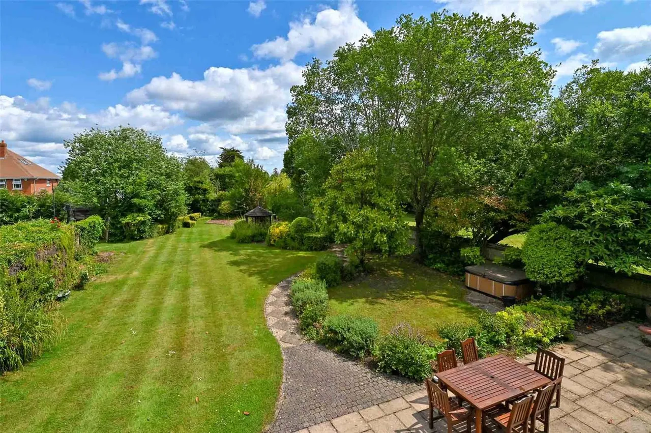 St. Leonards Hill, Windsor, SL4, photo 23