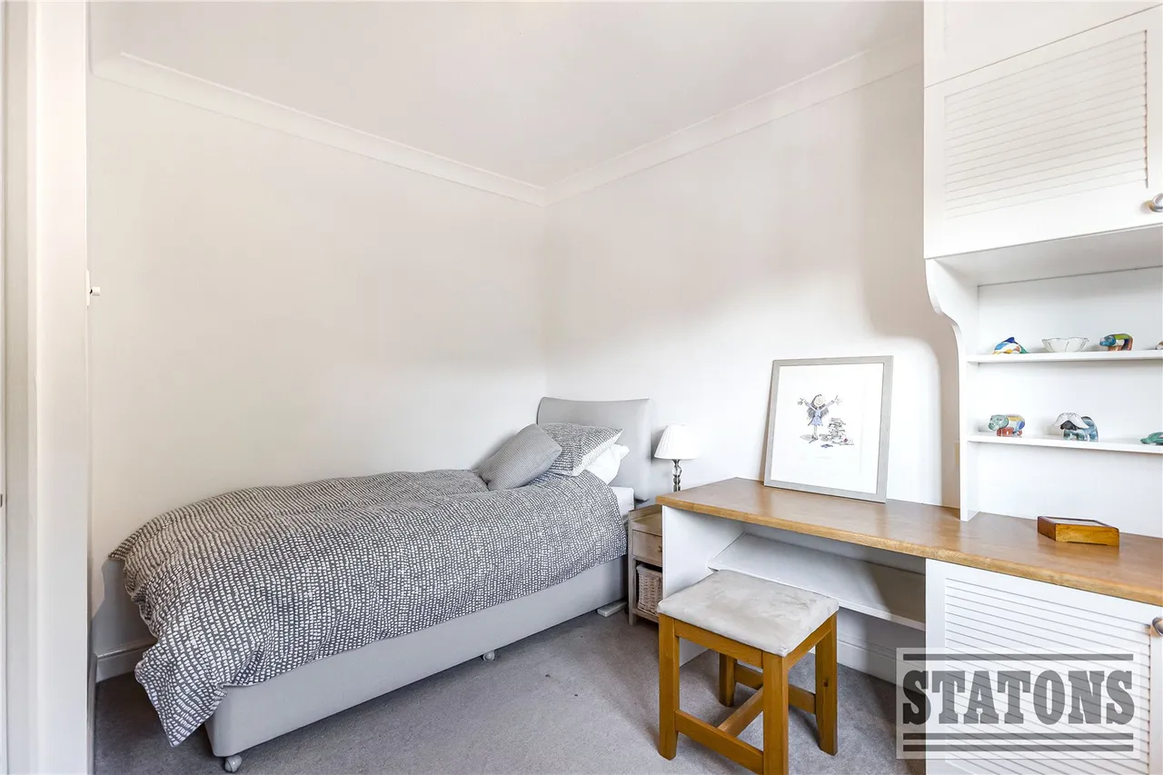 Tolmers Road, Cuffley, Hertfordshire, EN6 4JF, photo 15