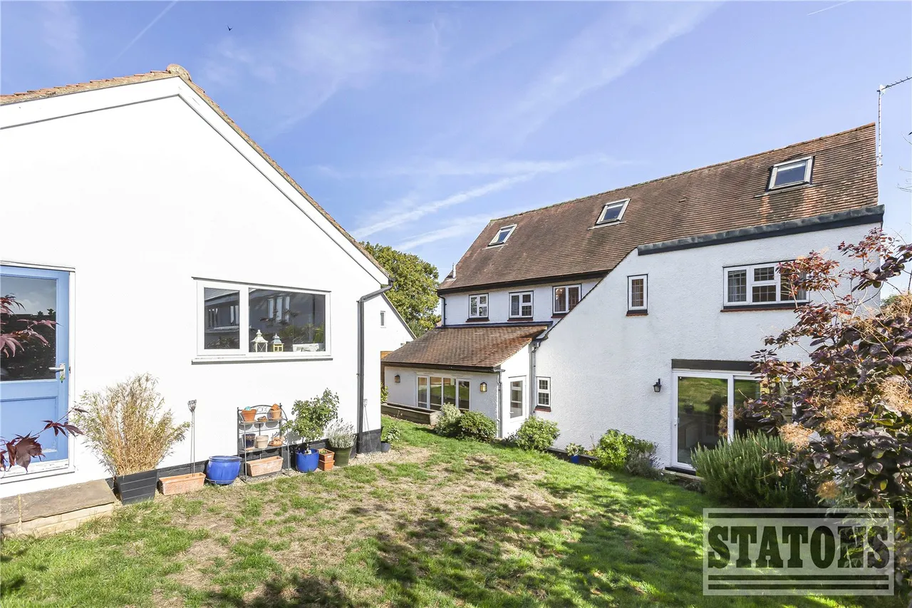 Tolmers Road, Cuffley, Hertfordshire, EN6 4JF, photo 20