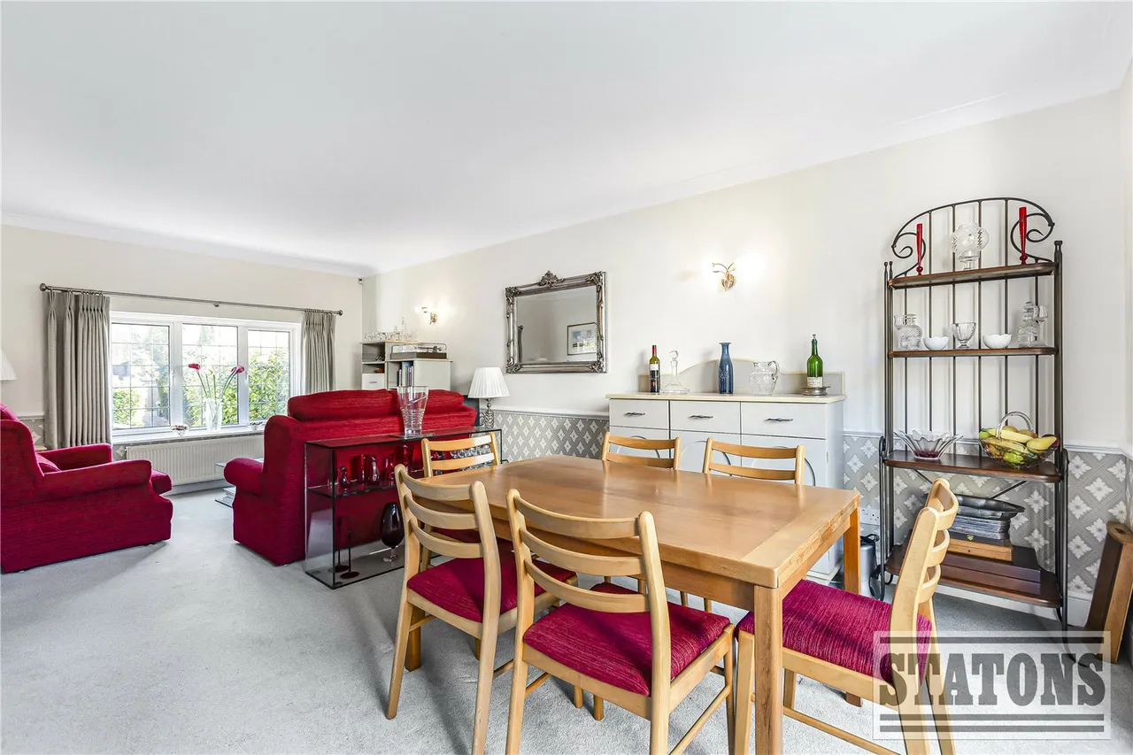 Tolmers Road, Cuffley, Hertfordshire, EN6 4JF, photo 7