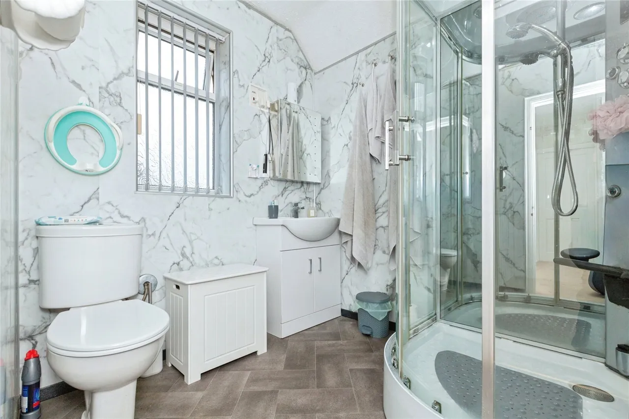 Braunstone Lane, Braunstone Town, LE3, photo 15