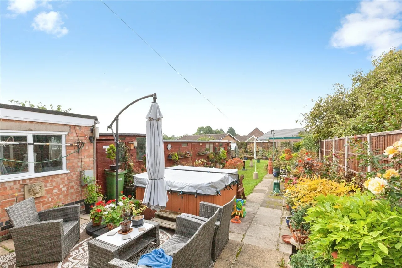 Braunstone Lane, Braunstone Town, LE3, photo 18
