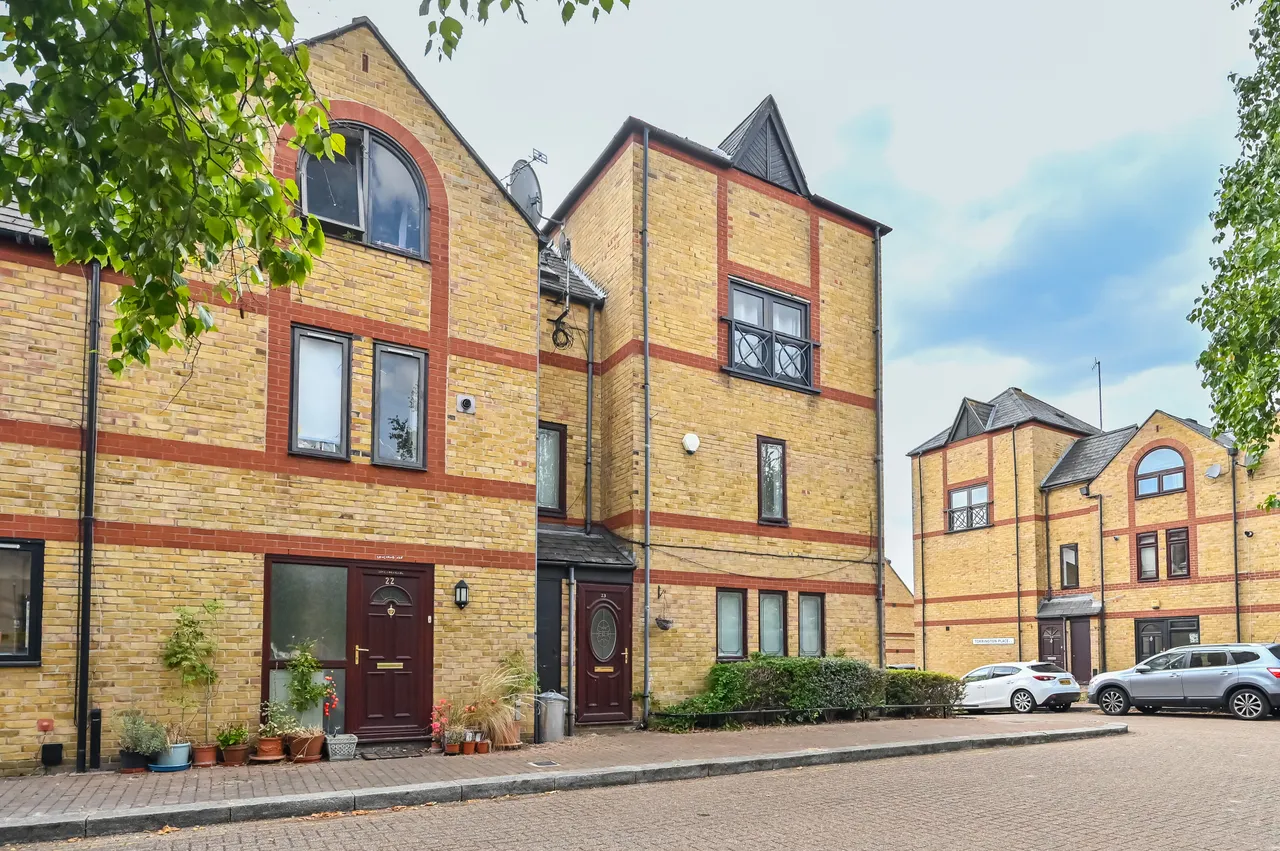 London, E1W, photo 9