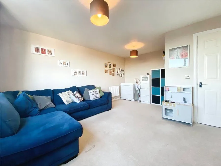 Old Dairy Close, Fleet, GU51, photo 2
