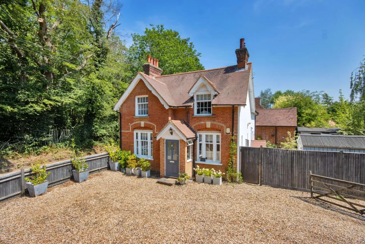 4 bed house for sale — Bank Lane, Hildenborough, Tonbridge, Kent, TN11 8NR