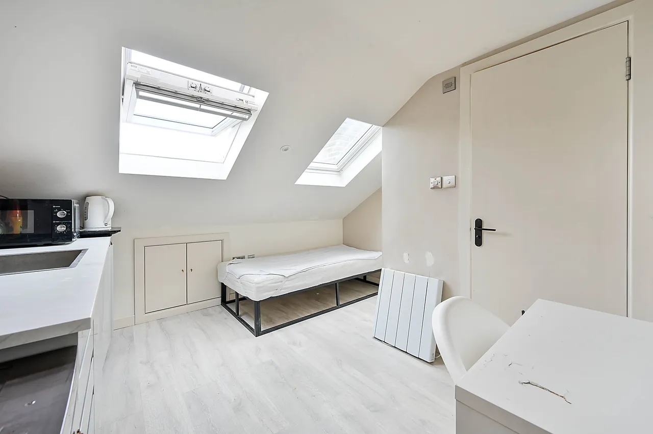 Studio 5, 68 Villiers Road, Kingston upon Thames, photo 4