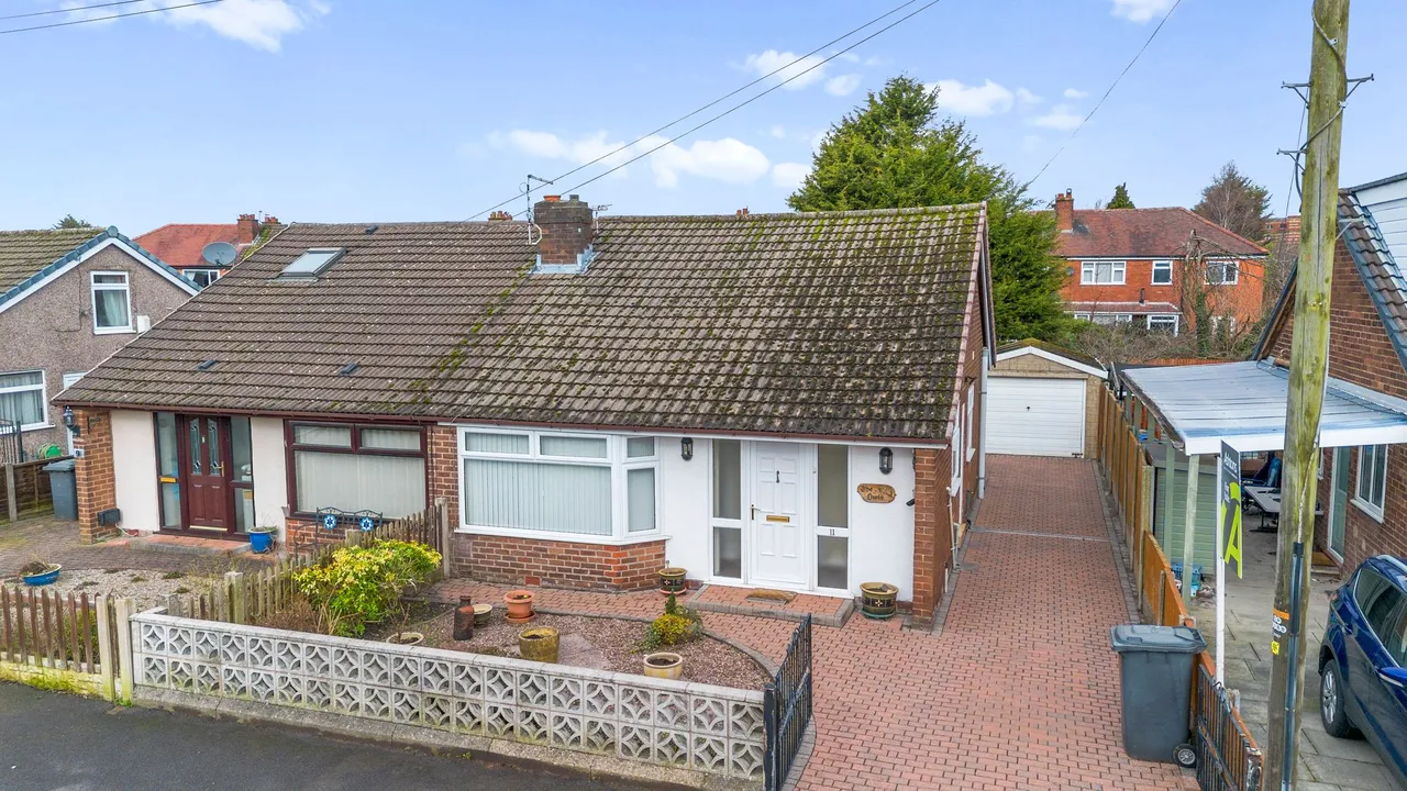 2 bed house for sale — Bettison Avenue, Leigh, Leigh, WN7 3DB