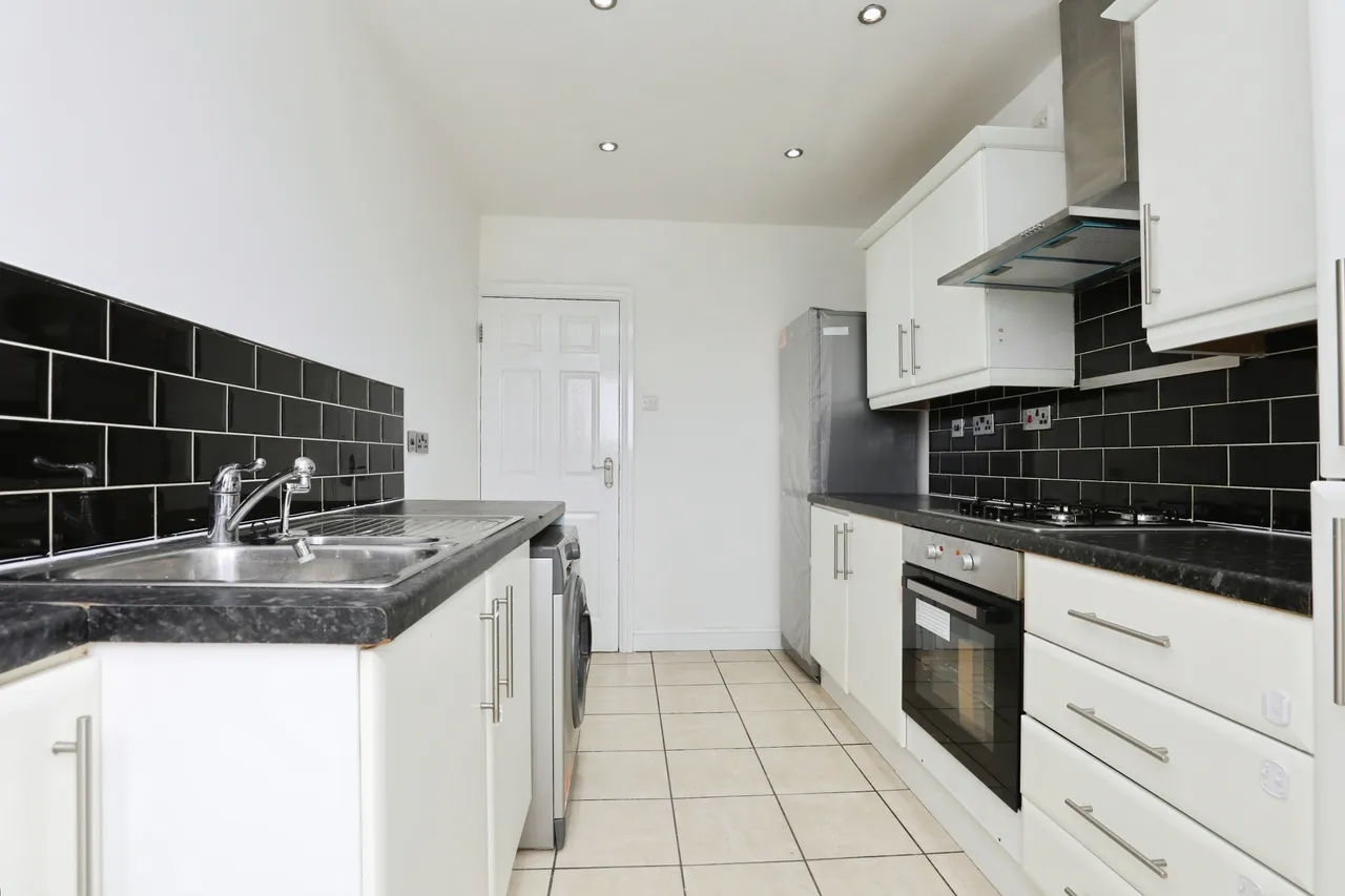 2 bed flat for sale, Greystone Road, Liverpool, L14