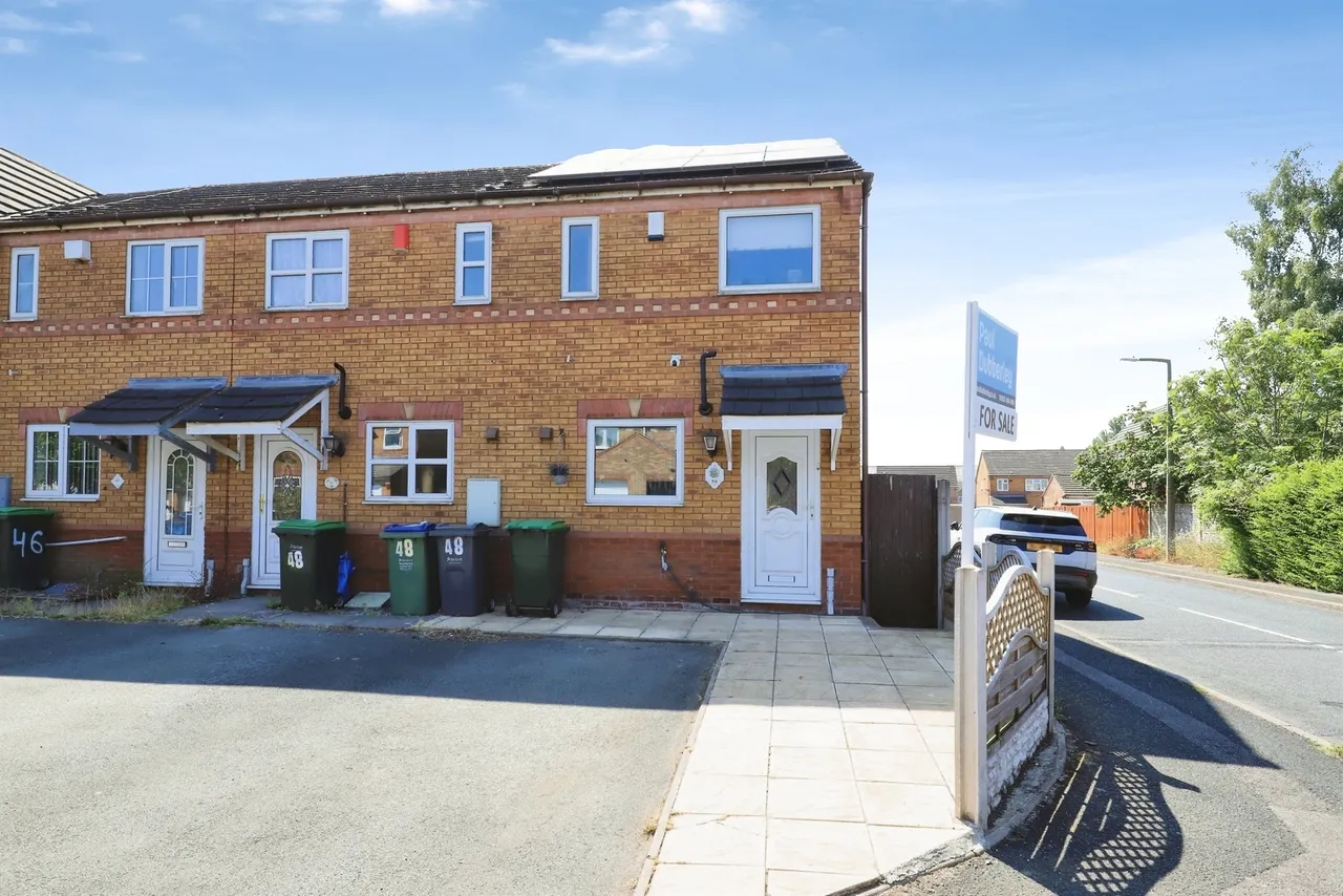 Julie Croft, Bilston, WV14, photo 2