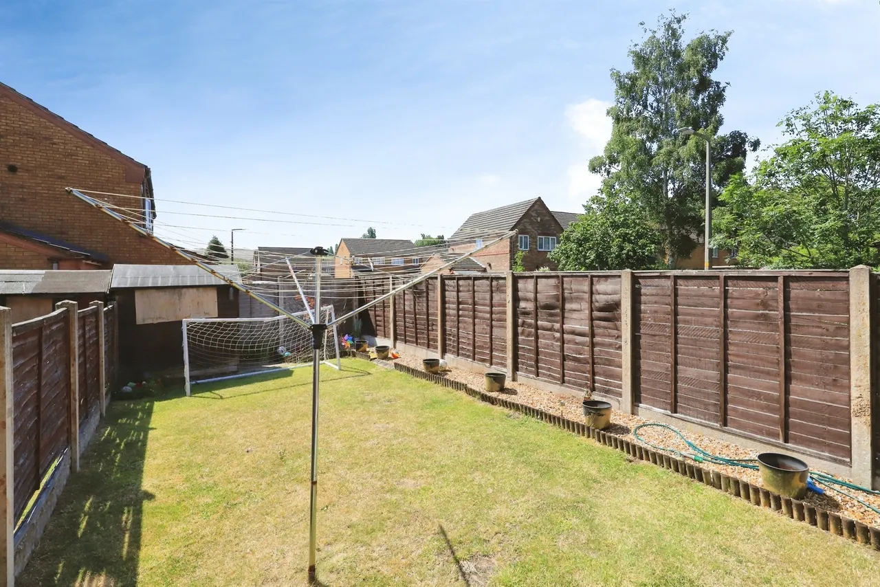 Julie Croft, Bilston, WV14, photo 14