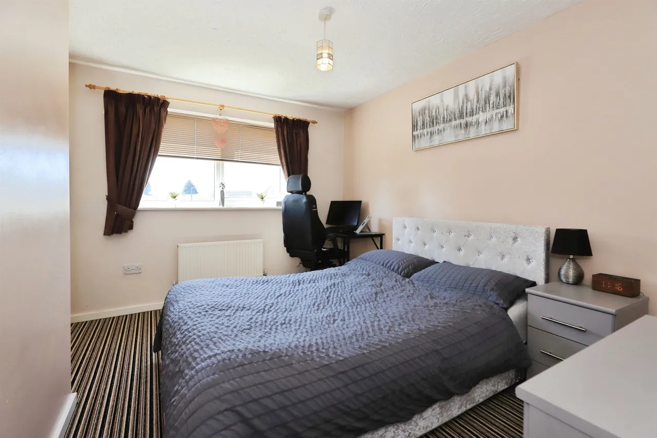 Julie Croft, Bilston, WV14, photo 8