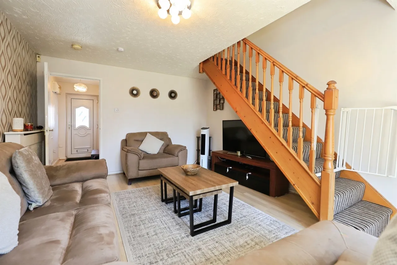 Julie Croft, Bilston, WV14, photo 5