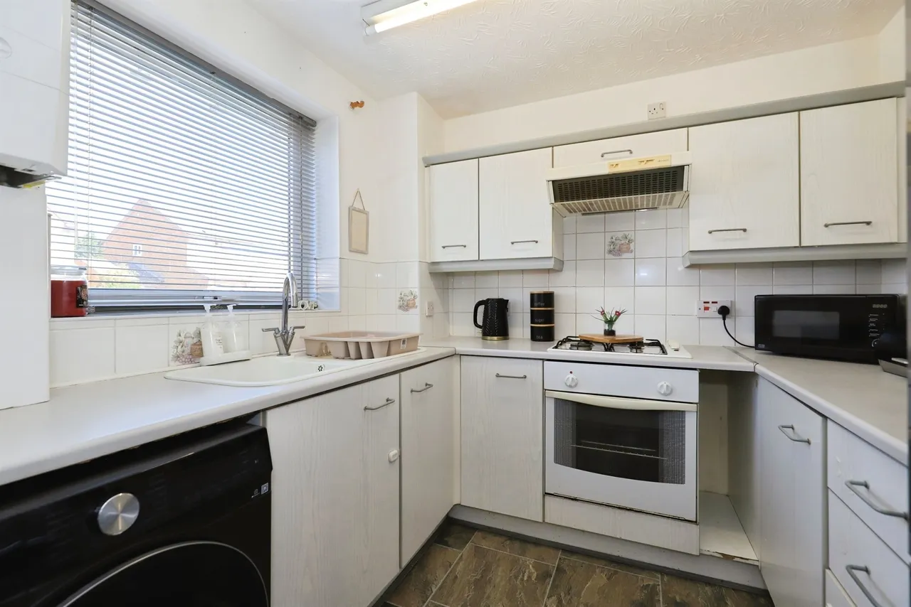 Julie Croft, Bilston, WV14, photo 4