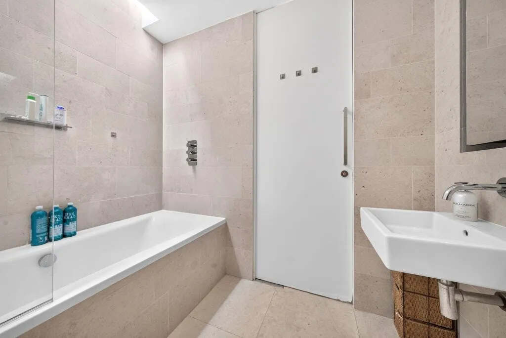 Nightingale Lane, SW12, photo 13