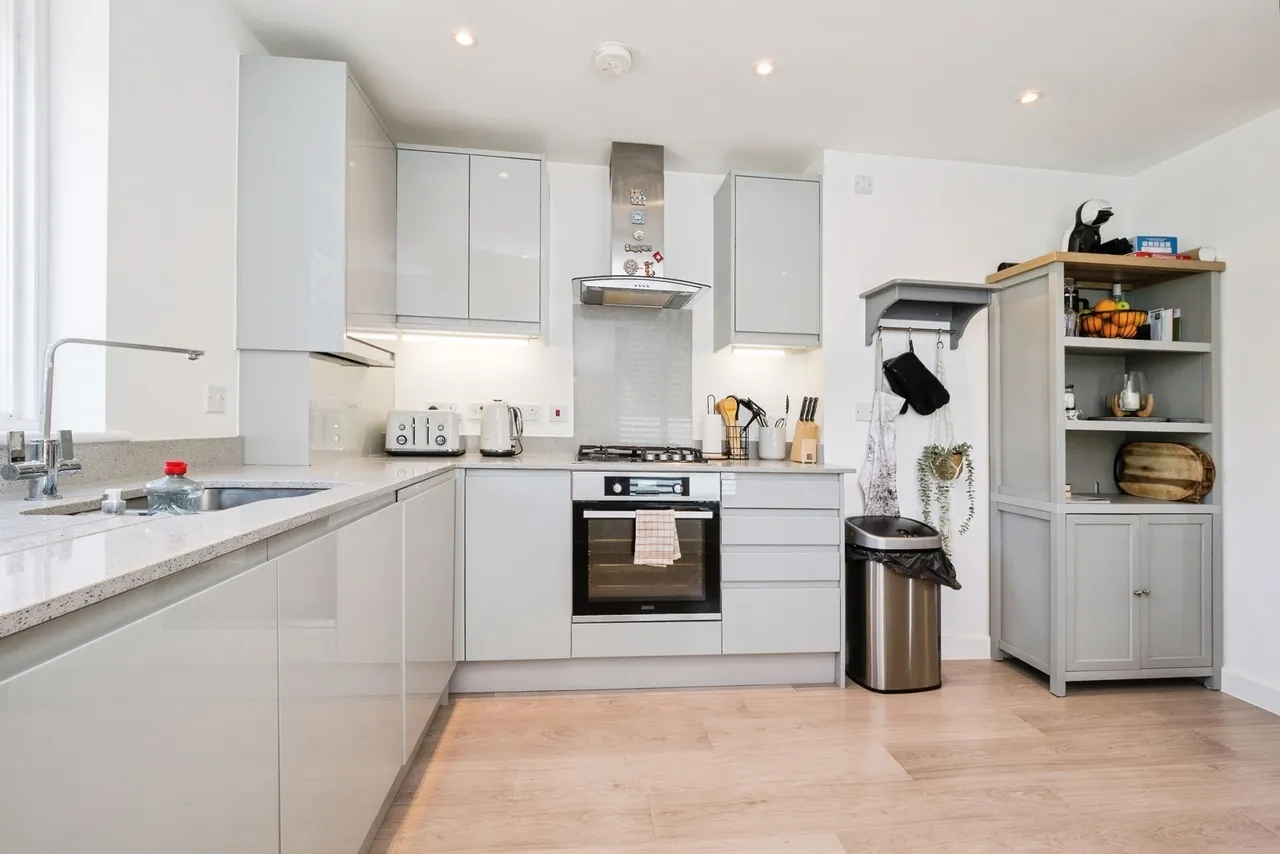 Faringdon Avenue, Romford, RM3, photo 12