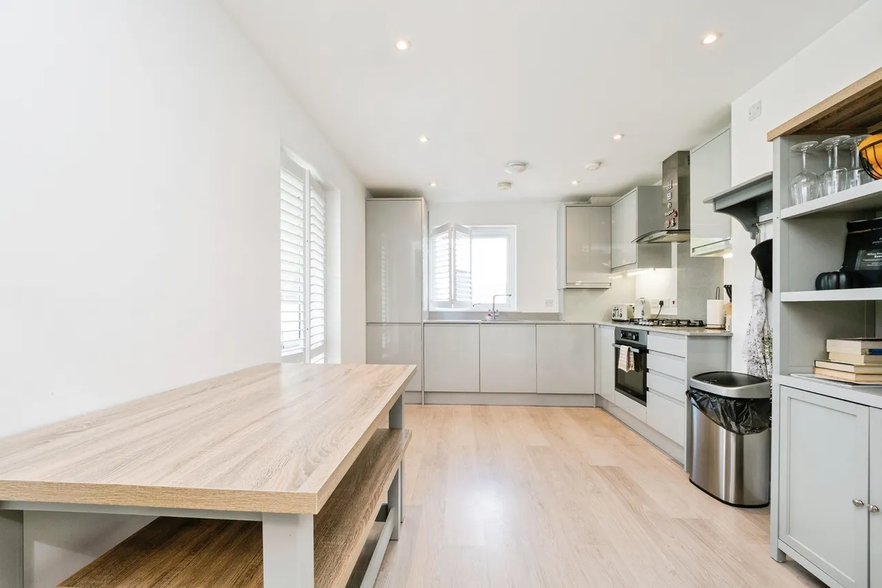 Faringdon Avenue, Romford, RM3, photo 13